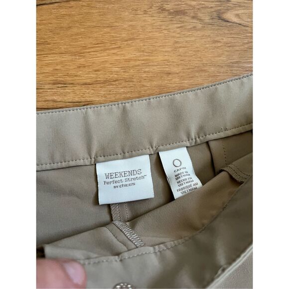 Chico's Size 0 Small Tan Roll Tab Carpris NEW Basics Neutral Hiking Weekend Perf - Picture 3 of 4